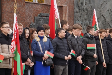 Торжественный митинг, посвященный 40-летию Почетного Поста Памяти